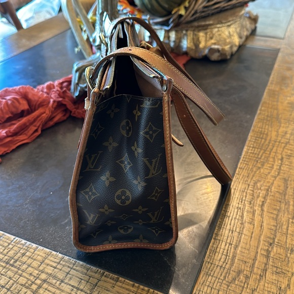 Vintage Louis Vuitton tote - Picture 2 of 8